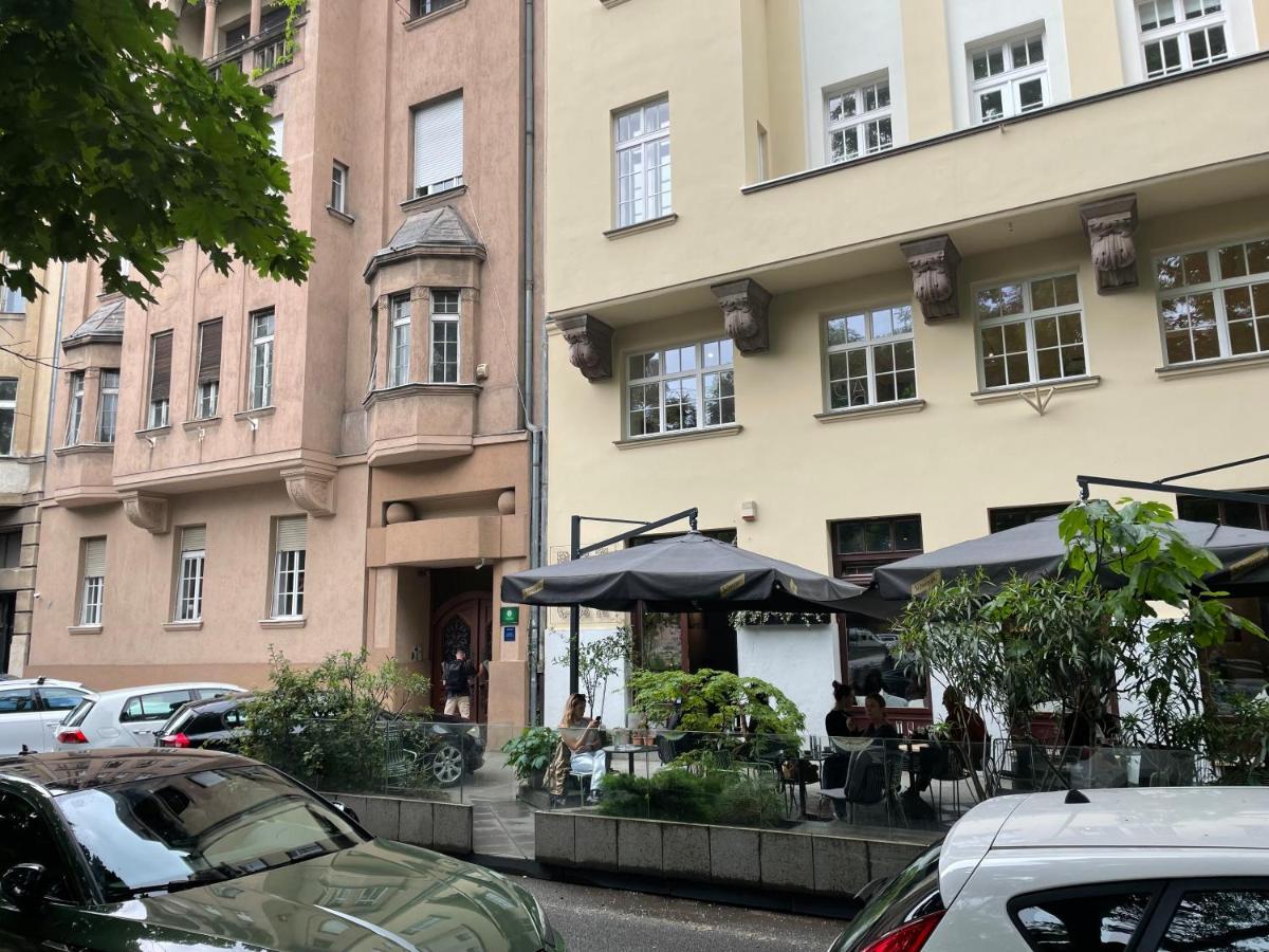 M&D Zagreb City Center Quiet Suites Exterior photo